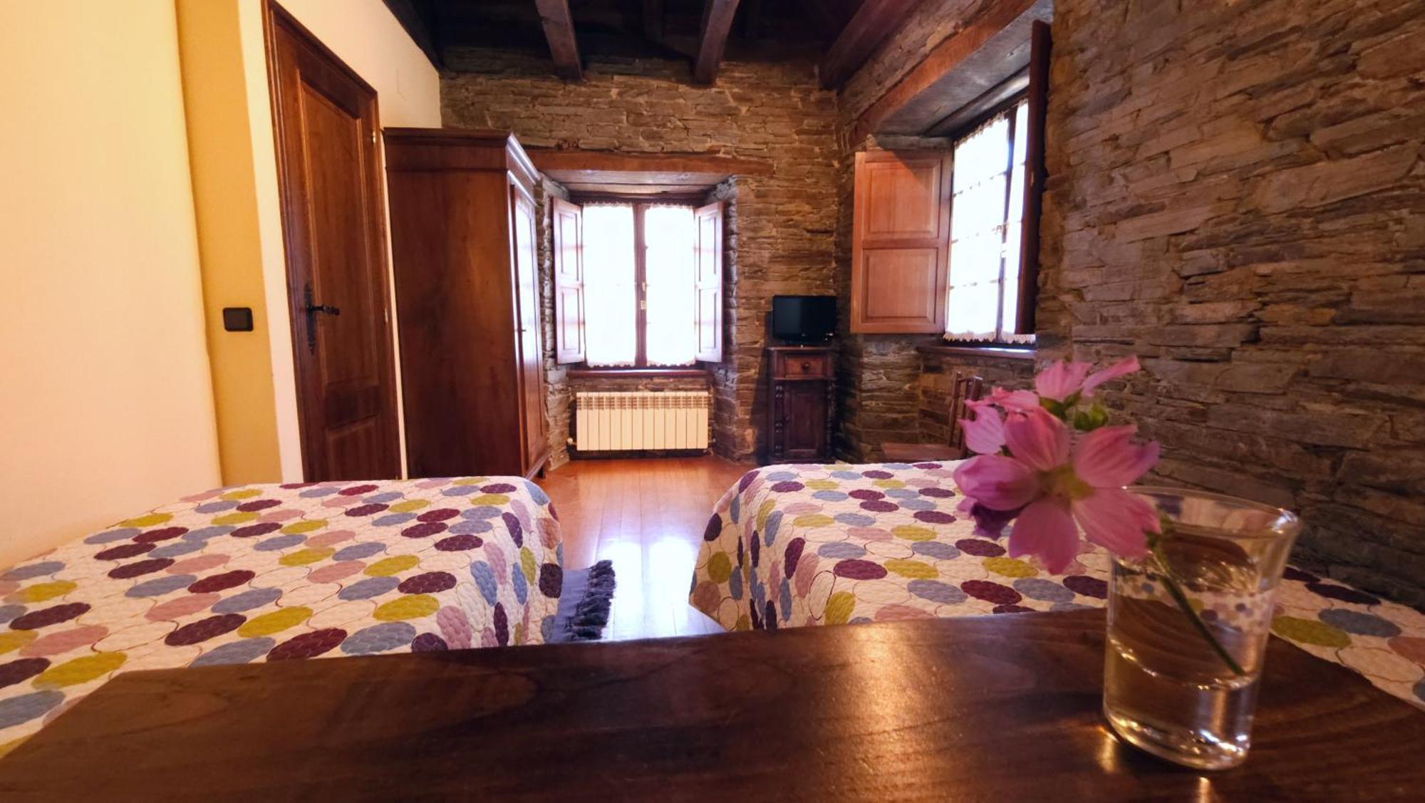 A Casoa II Apartment Santa Eulalia de Oscos Bagian luar foto